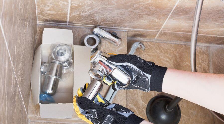 Expert Emergency Roof Repairs services in Hollandale, MN